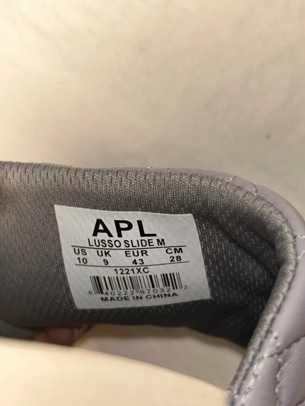APL Lusso Slide in Cement/Pristine or Grey Mens size 10 New In Box Athleisure